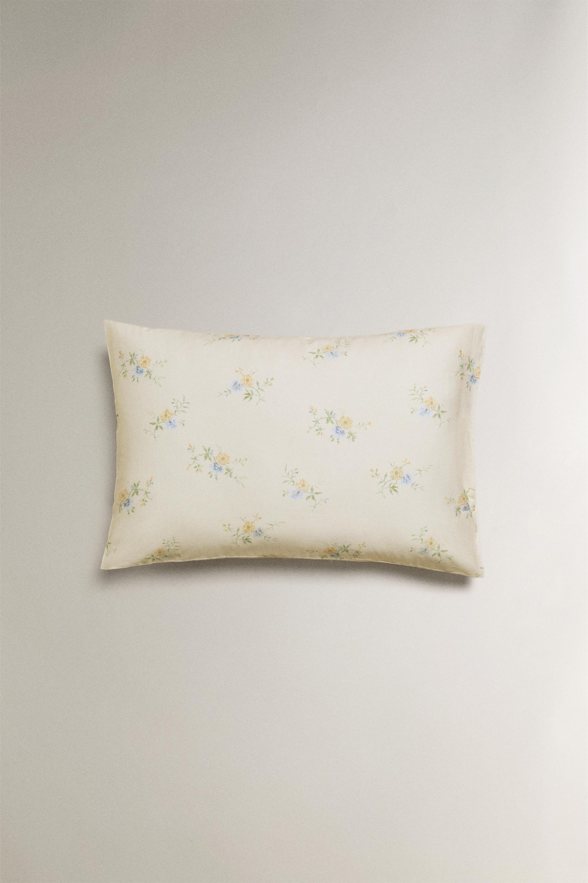 TAIE D’OREILLER SATIN BOUQUETS DE FLEURS
